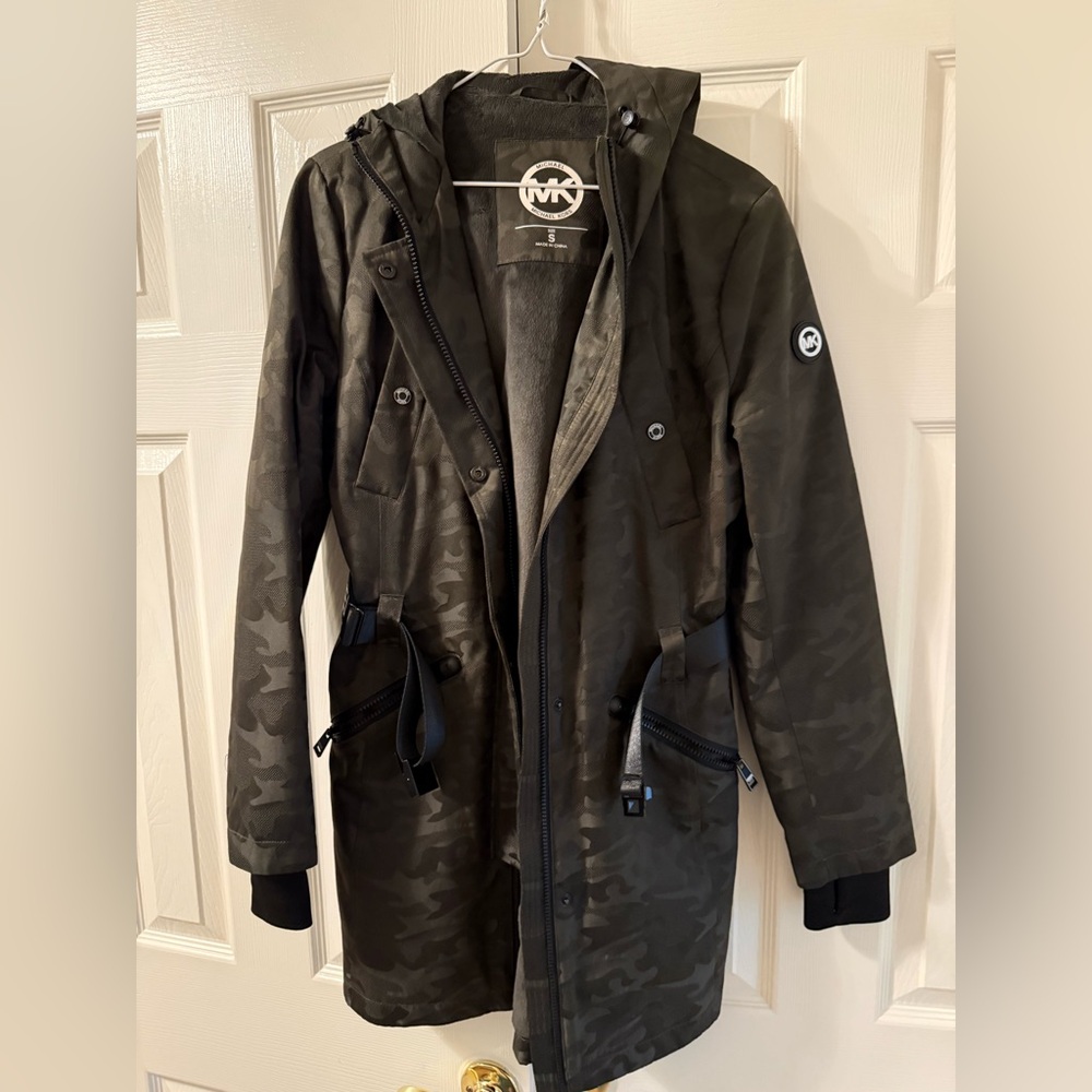 MICHAEL KORS Hooded Olive Camo Fleece Lined Coat Jacket.  Size Small